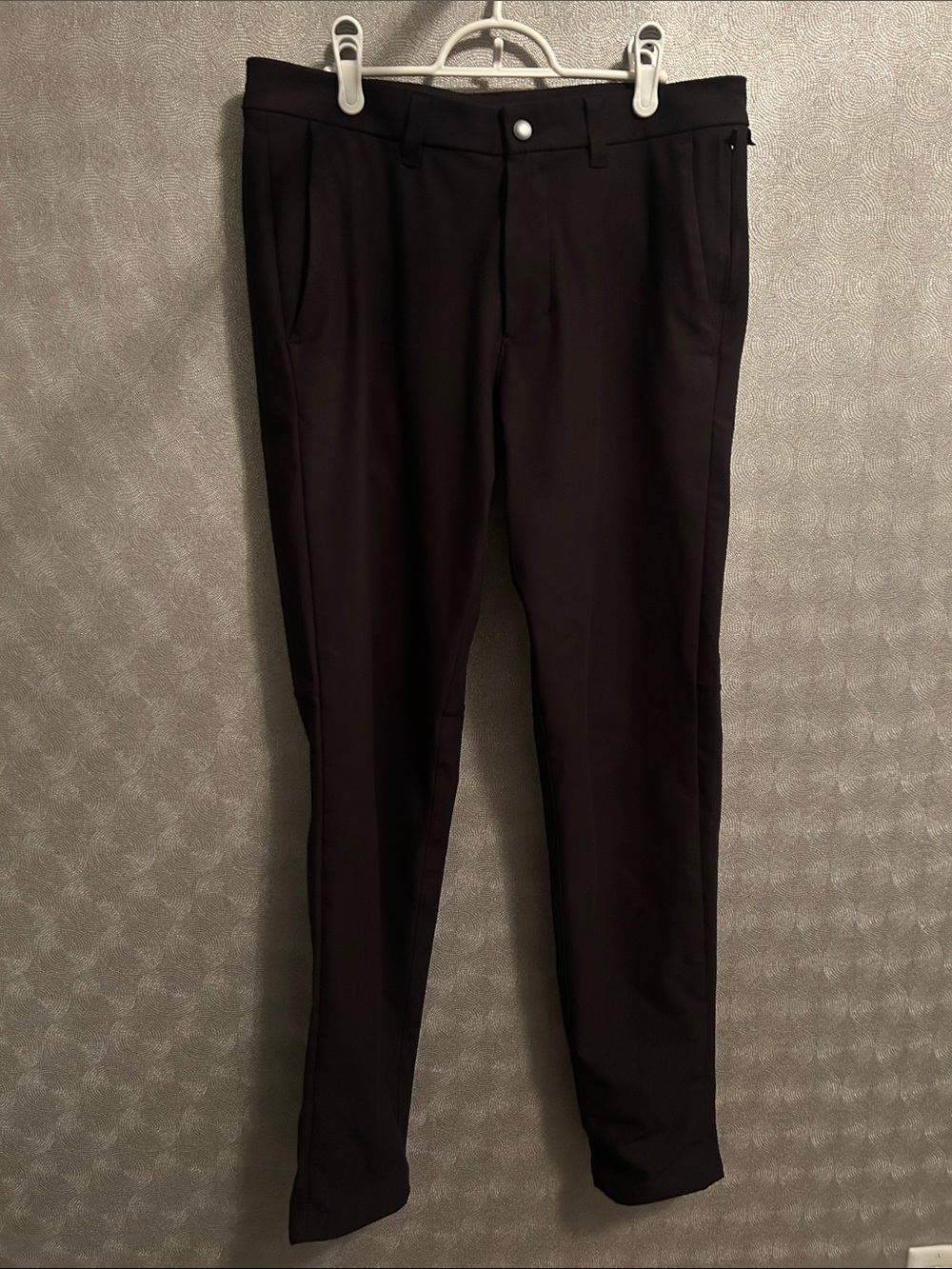 LuluLemon Men's Black ABC Pants - Classic Fit